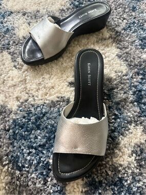 Karen Scott Metallic Silver Slide Wedge Mules
